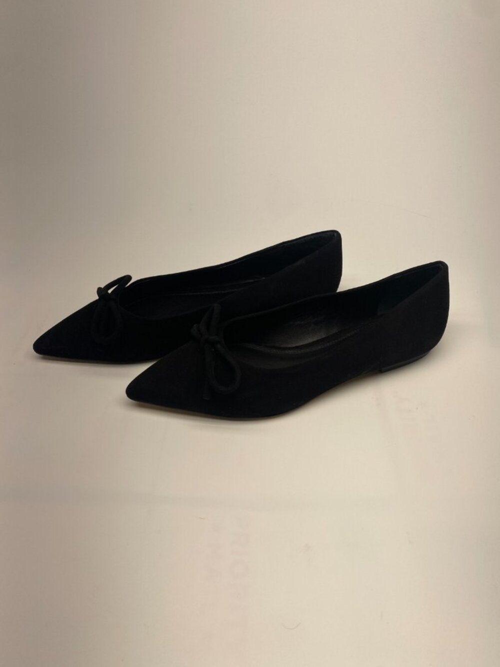 Larroudé Womens Lee Flat In Black Suede Pointy Toe Sz 7.5